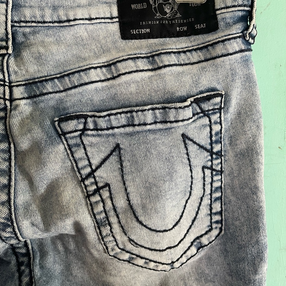 True Religion mens Devin Straight size 33